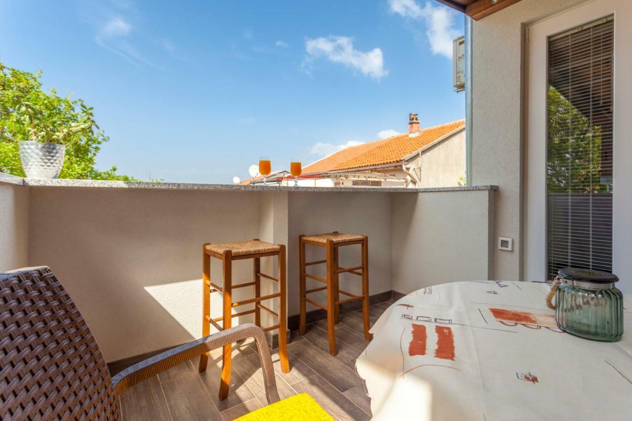 Apartment Hasanec By El-Pi Tours Njivice Dış mekan fotoğraf