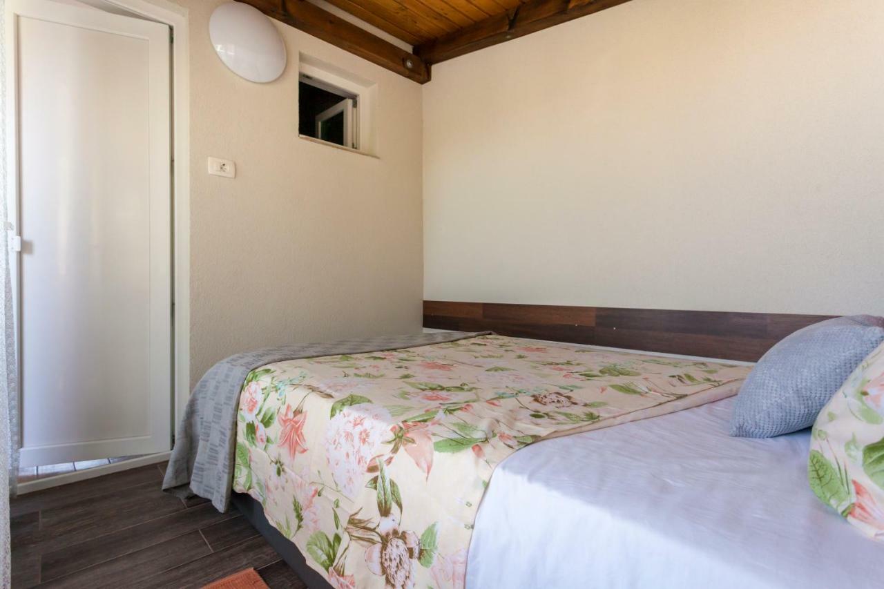 Apartment Hasanec By El-Pi Tours Njivice Dış mekan fotoğraf