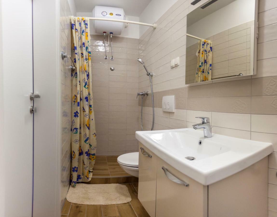 Apartment Hasanec By El-Pi Tours Njivice Dış mekan fotoğraf