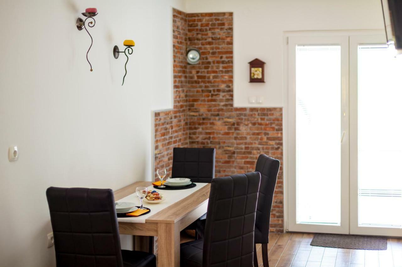 Apartment Hasanec By El-Pi Tours Njivice Dış mekan fotoğraf