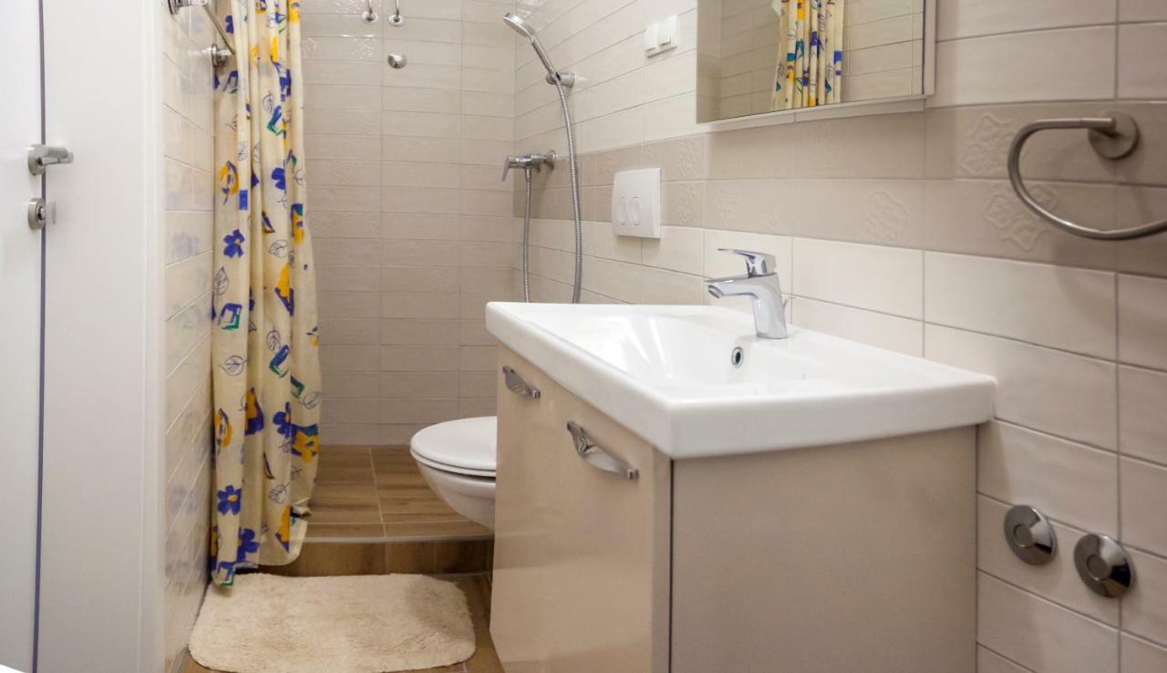 Apartment Hasanec By El-Pi Tours Njivice Dış mekan fotoğraf