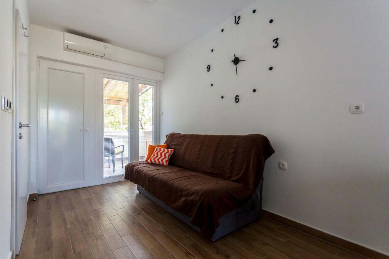 Apartment Hasanec By El-Pi Tours Njivice Dış mekan fotoğraf